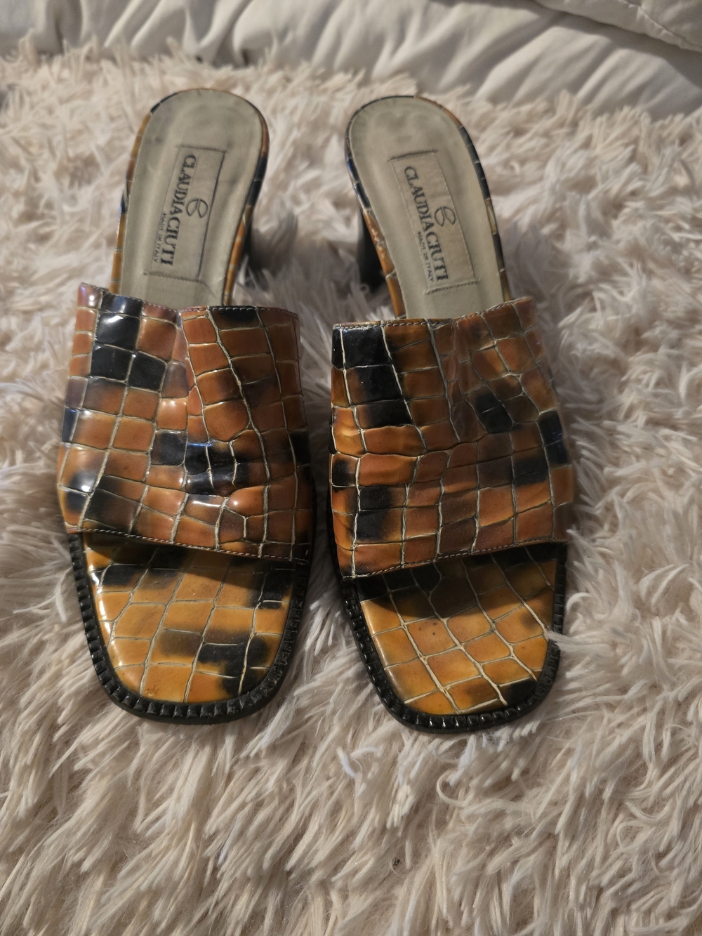 Women's Tan & Black Croc-Embossed Slide Sandals